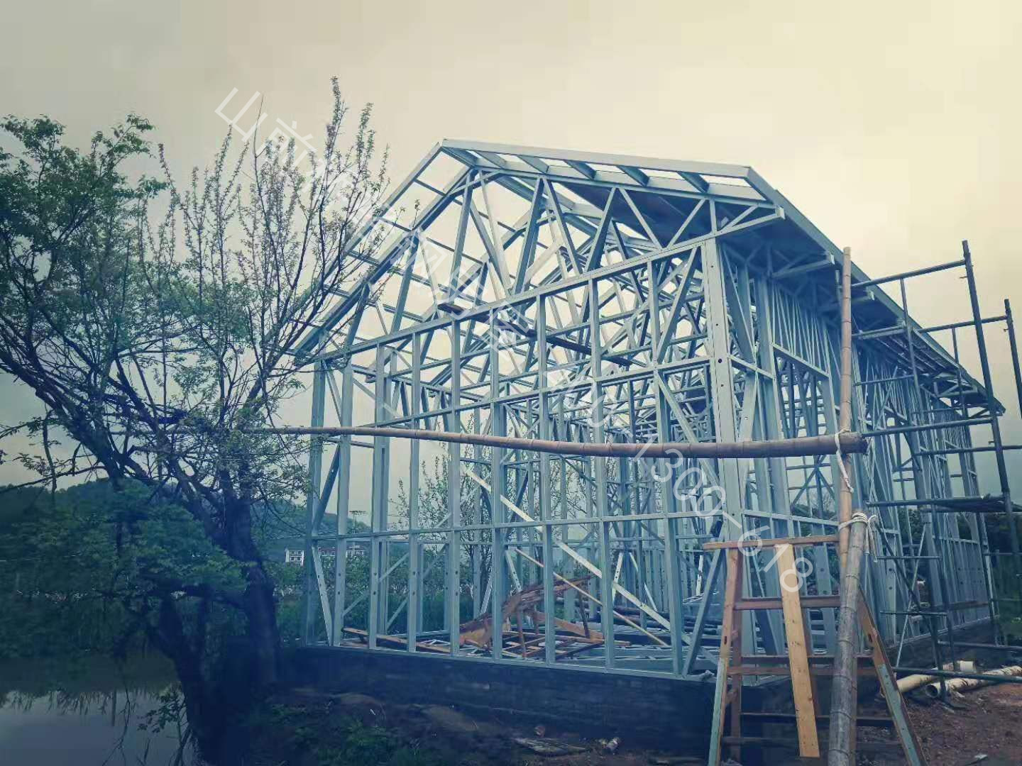 惬意慢生活：浙江宁海轻钢结构木屋